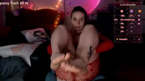 Snapshot of _wikki_ chatting on February 15, 6:12 am Tory lavender - MV online show from February 15, 6:12 am