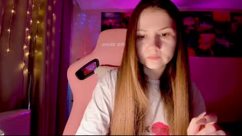 Enni online show from January 19, 8:18 am