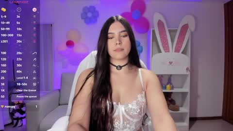 Snapshot of _wtdreamgirl chatting on April 15, 4:52 am Luisa online show from April 15, 4:52 am