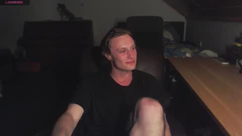 Snapshot of _yourcuteboy_ chatting on September 28, 10:37 pm _yourcuteboy_ online show from September 28, 10:37 pm