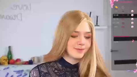 Snapshot of _yourfoxy_ chatting on November 7, 6:19 pm LITTLE FOX online show from November 7, 6:19 pm