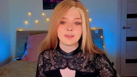 Snapshot of _yourfoxy_ chatting on January 18, 3:16 pm LITTLE FOX online show from January 18, 3:16 pm