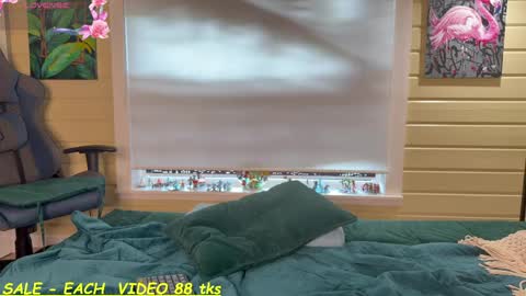 Snapshot of _yoursecretcrush_ chatting on June 6, 8:08 am YourSecretCrush online show from June 6, 8:08 am