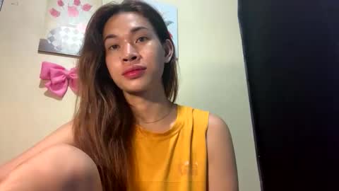 Snapshot of _yoursexwife_ chatting on April 5, 5:43 pm sheng online show from April 5, 5:43 pm