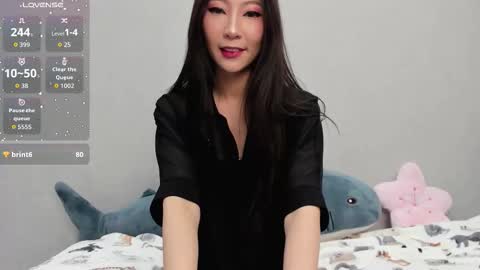 Mia online show from November 9, 12:53 am