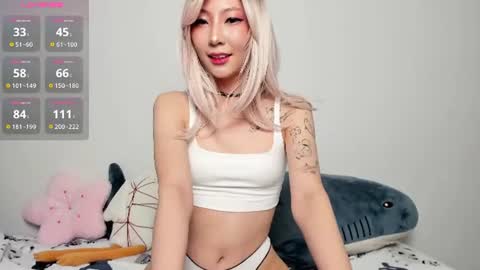 Snapshot of _yuriko chatting on June 9, 11:27 pm Mia online show from June 9, 11:27 pm