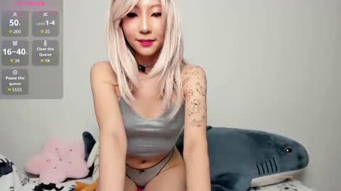 Snapshot of _yuriko chatting on June 13, 11:35 pm Mia online show from June 13, 11:35 pm
