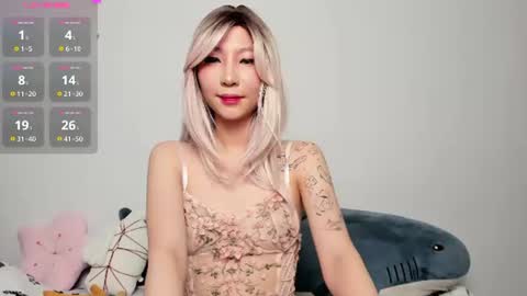 Mia online show from June 28, 10:27 pm