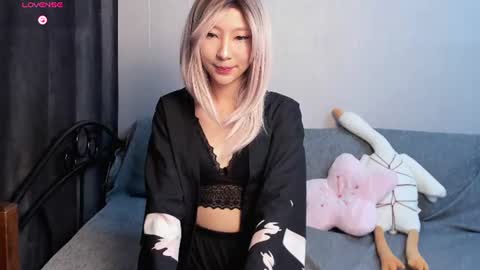 Mia online show from July 30, 10:31 pm