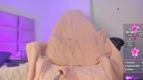 Snapshot of _zoe_12 chatting on January 3, 10:51 pm  Zoe  online show from January 3, 10:51 pm