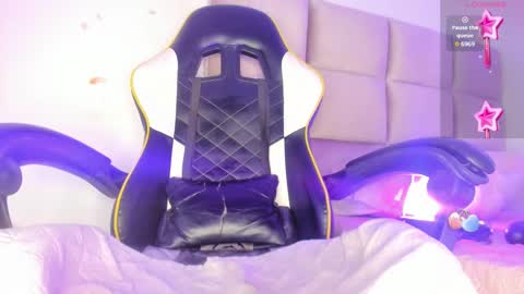 Snapshot of _zoe_12 chatting on January 10, 11:50 pm  Zoe  online show from January 10, 11:50 pm