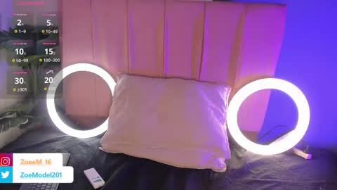 Snapshot of _zoe_12 chatting on October 18, 8:20 pm  Zoe  online show from October 18, 8:20 pm