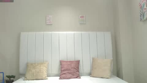 _zoe_69 online show from September 18, 1:46 pm