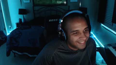 a4orce online show from December 5, 12:30 am