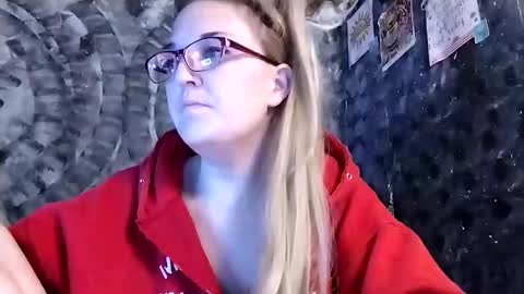 Snapshot of a6909 chatting on December 30, 4:08 pm Bree Anna online show from December 30, 4:08 pm