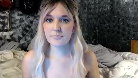 Snapshot of a6909 chatting on January 12, 11:58 pm Bree Anna online show from January 12, 11:58 pm