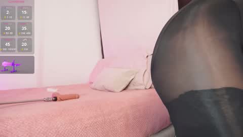 Snapshot of a__vanellopecute chatting on October 10, 9:52 am Alexandra online show from October 10, 9:52 am