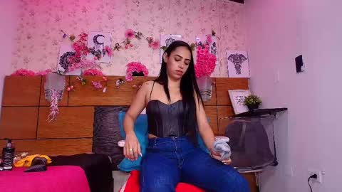 Snapshot of a_aisha chatting on September 13, 11:54 am Aisha online show from September 13, 11:54 am