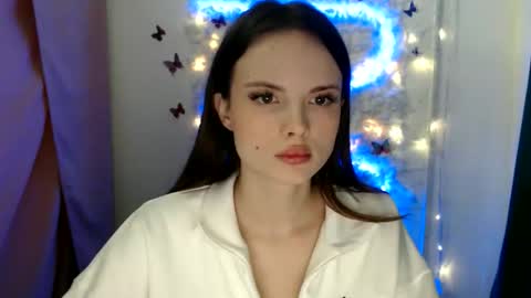 a_ariella_ online show from September 27, 8:08 am