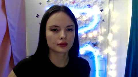 a_ariella_ online show from October 2, 12:56 pm
