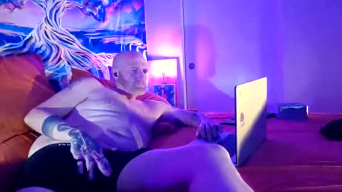 a_bad_guy_duh online show from October 9, 7:50 am