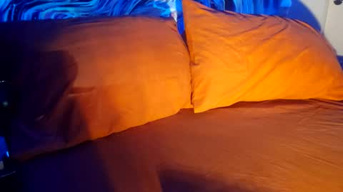 Snapshot of a_bad_guy_duh chatting on April 5, 10:45 am a_bad_guy_duh online show from April 5, 10:45 am