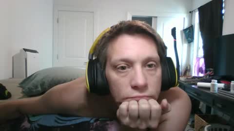 A Bored Dragon online show from February 10, 5:39 pm