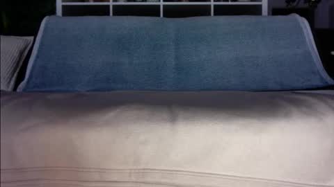 Snapshot of a_nice_dick_77 chatting on March 17, 5:22 am a_nice_dick_77 online show from March 17, 5:22 am