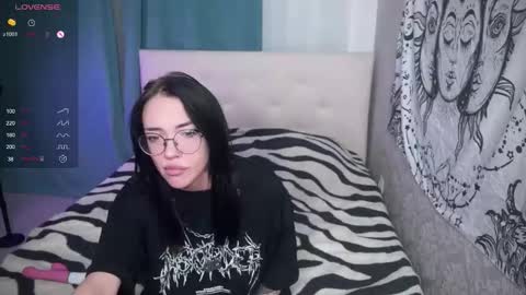 Kris Michael online show from February 4, 3:29 pm