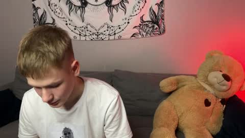 Kris Michael online show from April 2, 6:38 pm