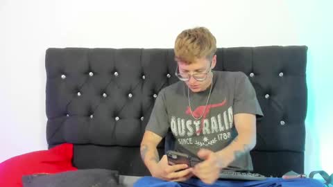 A Sexy Couple online show from October 5, 1:59 am