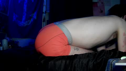 Snapshot of a_twinkie chatting on December 2, 4:51 am Chris online show from December 2, 4:51 am