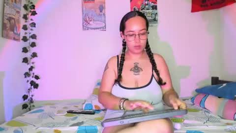 Snapshot of a_wallace chatting on June 29, 4:19 am Ali Wallace online show from June 29, 4:19 am