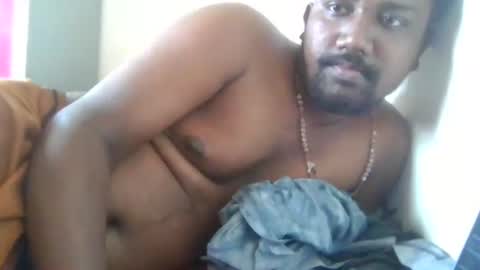 Snapshot of aachujos97 chatting on December 22, 9:33 am Aachujos online show from December 22, 9:33 am