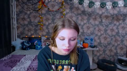 Snapshot of aalicebubble chatting on October 28, 8:00 pm Alice online show from October 28, 8:00 pm