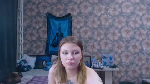 Snapshot of aalicebubble chatting on November 17, 11:16 am Alice online show from November 17, 11:16 am