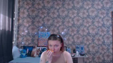 Snapshot of aalicebubble chatting on April 11, 3:00 am Alice online show from April 11, 3:00 am