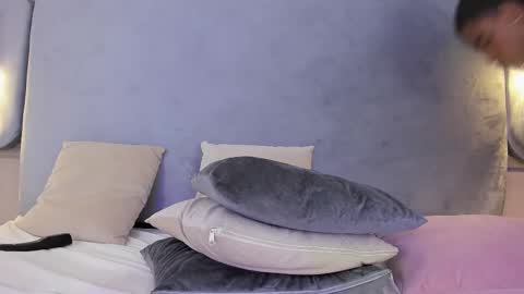Snapshot of aaliyah_mml chatting on February 27, 10:42 pm Aaliyah online show from February 27, 10:42 pm