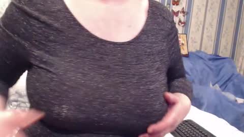 Snapshot of aamarillis chatting on September 24, 8:23 pm NINA online show from September 24, 8:23 pm