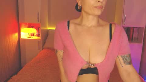 Lea online show from March 10, 6:35 pm