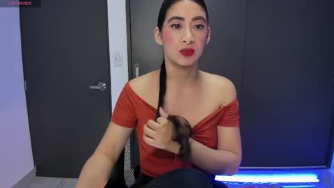 Snapshot of aandreamartinez1 chatting on November 9, 2:10 am andrea online show from November 9, 2:10 am