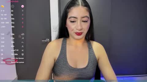 Snapshot of aandreamartinez1 chatting on November 23, 11:04 pm andrea online show from November 23, 11:04 pm