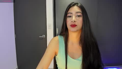 Snapshot of aandreamartinez1 chatting on December 17, 1:55 am andrea online show from December 17, 1:55 am