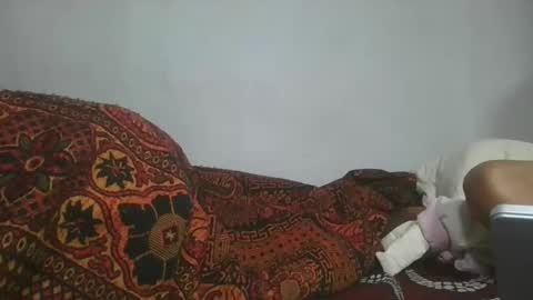 aangevelo online show from November 11, 10:48 am