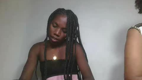 aangevelo online show from November 16, 1:39 pm