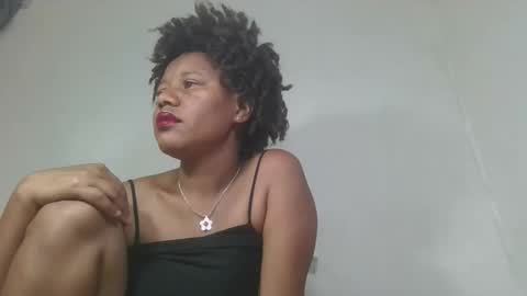 aangevelo online show from November 18, 6:56 pm