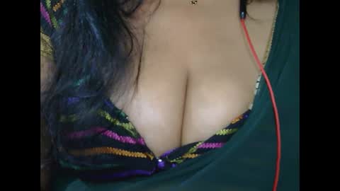Snapshot of aaradhya_sexy_88 chatting on January 27, 9:44 am aaradhya_sexy_88 online show from January 27, 9:44 am