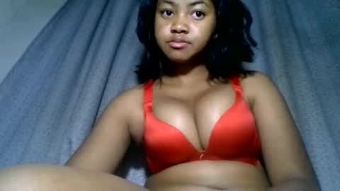 Snapshot of aariciah chatting on November 22, 11:37 pm aariciah online show from November 22, 11:37 pm