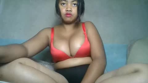 Snapshot of aariciah chatting on April 3, 10:13 am aariciah online show from April 3, 10:13 am
