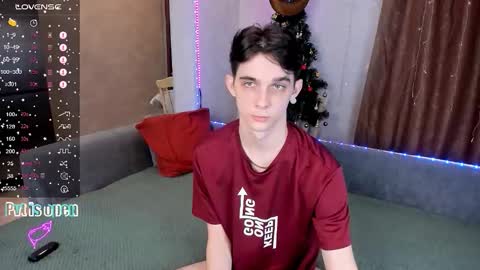 Snapshot of aaron_bang chatting on January 10, 10:03 pm Aaron Bang online show from January 10, 10:03 pm